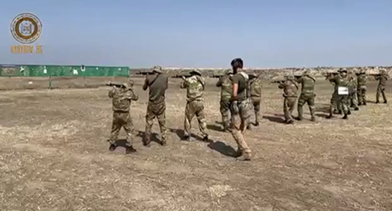 A new group of fighters undergoes training courses at the Russian Special Forces University located in Grozny. Screenshot: https://vk.com/kadyr0v_95