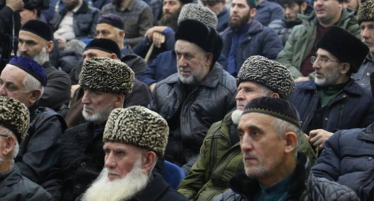 A gathering in Urus-Martan, photo: https://grozny-inform.ru/news/society/146673/