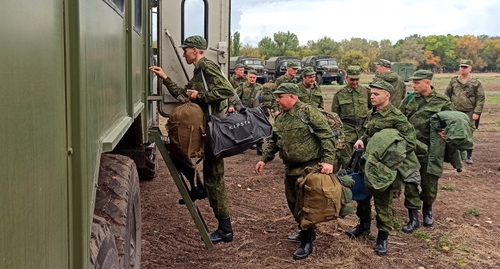 Military training. Screenshot of a video by the Zvezda TV channel https://tvzvezda.ru/news/202110834-Ql8F9.html