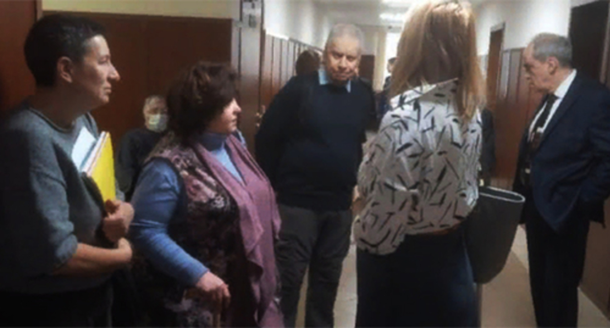 A support group of the "Memorial"* at the court. Photo by the "Caucasian Knot" correspondent