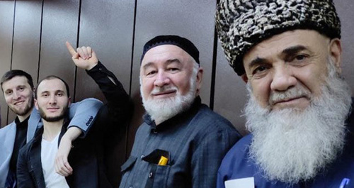 Ingush activists in the courtroom. Photo: FortangaOrg https://fortanga.org/2021/08/svideteli-zashhity-prizvali-osvobodit-liderov-ingushskogo-protesta/