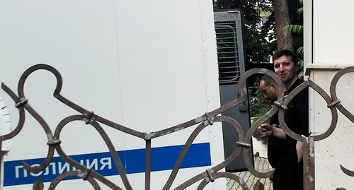 Ismail Nalgiev near the court. June 2, 2023. Photo by the "Caucasian Knot" correspondent