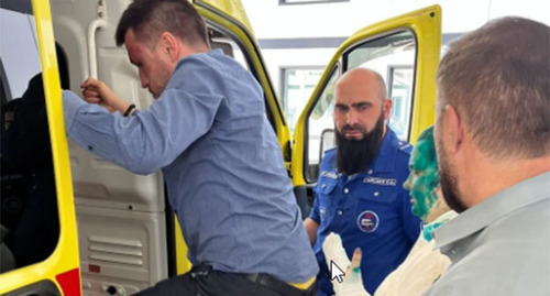 Alexander Nemov and Elena Milashina after being attacked. Photo from Sergey Babinets' Telegram channel Alexander Nemov and Elena Milashina after being attacked. Photo from Sergey Babinets' Telegram channel