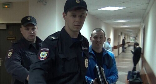 Igor Nagavkin (on the right) in the courtroom. June 2017. Screenshot of the video https://www.youtube.com/watch?v=TlZ5jAB5Sgc