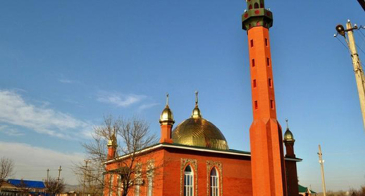 A mosque in the village of Zyazikov-Yurt. Photo: http://wikimapia.org/25182261/ru/Мечеть