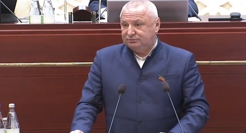 Azat Khamaev speaking at the meeting of the State Council of Tatarstan. Screenshot of the video https://t.me/ostorozhno_novosti/20608