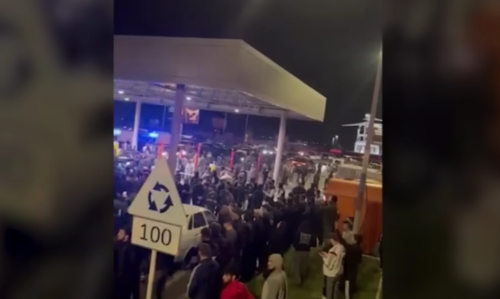 The riots at the Makhachkala airport. Screenshot of the video by the "Caucasian Knot" https://www.youtube.com/watch?v=i-fynoC2XXo&amp;t=17s