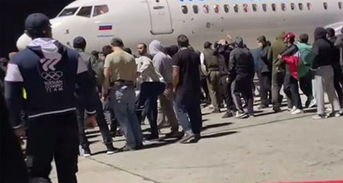 Riots at the Makhachkala Airport. October 29, 2023. Screenshot of the video from the Telegram channel "Ranshe vsekh. Nu pochti" (Earlier Than Anyone. Well, Almost)