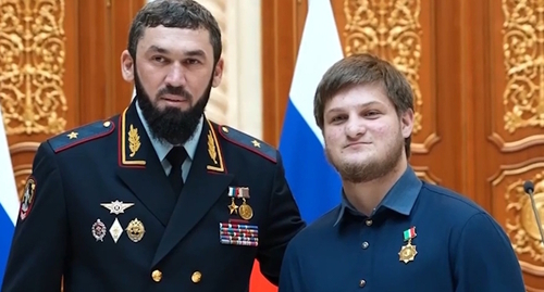 Magomed Daudov (on the left) and Akhmat Kadyrov. Screenshot of the video https://t.me/MDaudov_95/1761
