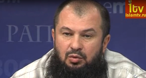 Aslambek Ezhaev, screenshot of the video https://www.youtube.com/watch?v=Zawd7hdCxG8