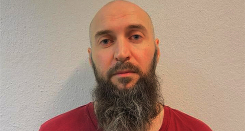 Ali Bataev. Photo: https://www.kavkazr.com/a/chechenskiy-bezhenets-obyavil-golodovku-v-deportatsionnom-tsentre-shveytsarii-v-rossii-emu-grozit-presledovanie/32503470.html Ali Bataev. Photo: https://www.kavkazr.com/a/chechenskiy-bezhenets-obyavil-golodovku-v-deportatsionnom-tsentre-shveytsarii-v-rossii-emu-grozit-presledovanie/32503470.html