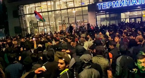 The riots at the Makhachkala Airport. Photo: https://tehnowar.ru/