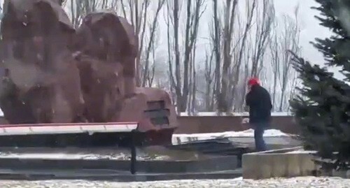 A mourning ceremony in memory of Alexei Navalny. Screeshot of the video published on the Telegram channel "Dozor Volgograda" (Volgograd Watch), March 26, 2024 https://t.me/vashdozor/5668 A mourning ceremony in memory of Alexei Navalny. Screeshot of the video published on the Telegram channel "Dozor Volgograda" (Volgograd Watch), March 26, 2024 https://t.me/vashdozor/5668