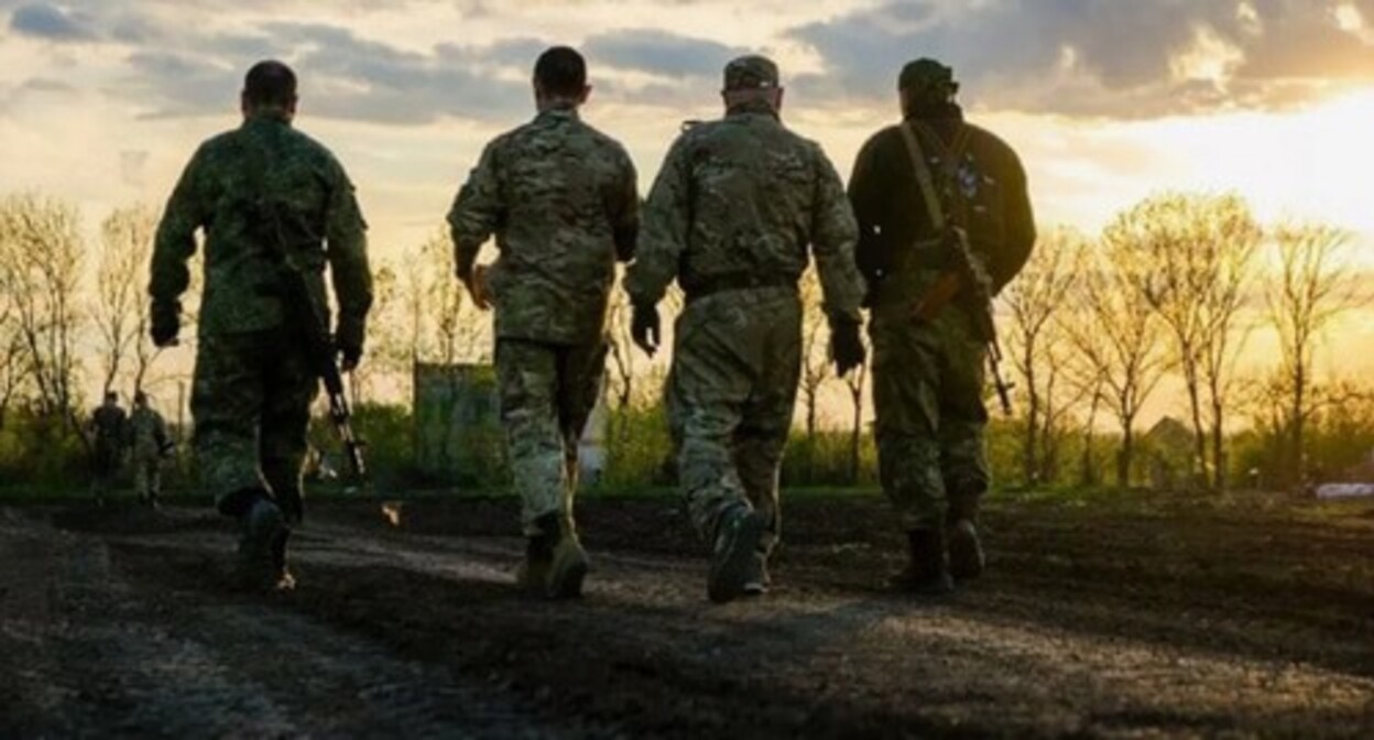 Soldiers, photo by Yelena Sineok, Yuga.ru