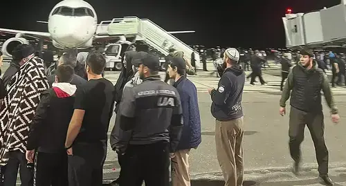Mass unrest at an airport in Makhachkala. October 29, 2023. Screenshot of a video https://ru.euronews.com/2023/10/30/ru-russia-dagestan-airport-chaos Mass unrest at an airport in Makhachkala. October 29, 2023. Screenshot of a video https://ru.euronews.com/2023/10/30/ru-russia-dagestan-airport-chaos