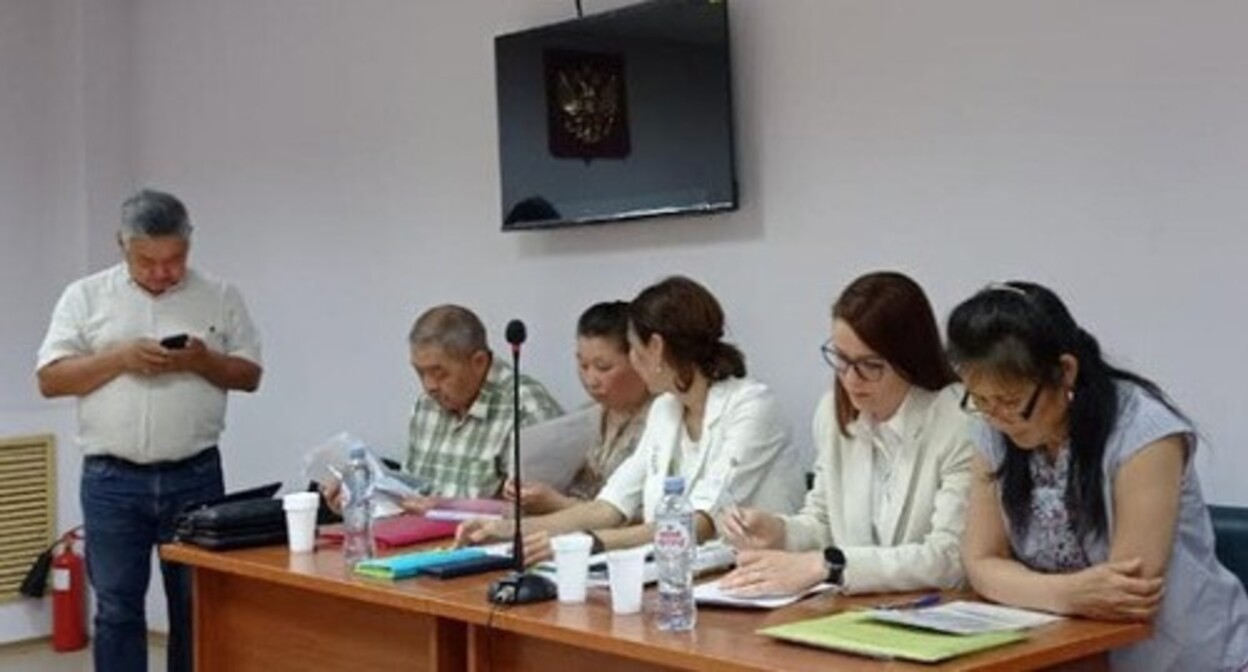 Sergey Alyoshkin, Dorzhi Nuskhinov, Tsagan Khalgaeva, Ekaterina Menkova, Evgenia Smelova, Kishta Tutinova (from left to right). June 5, 2024. Photo by the "Caucasian Knot" correspondent