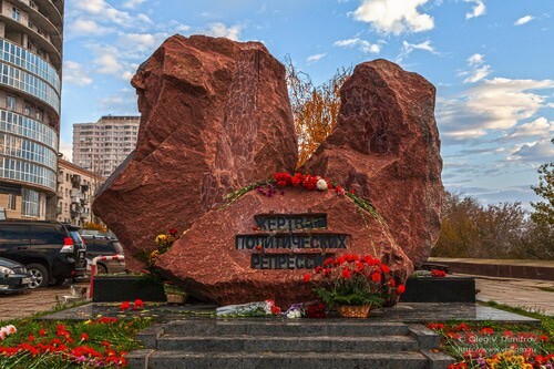 The monument to the victims of political repressions in Volgograd. Photo: Oleg Demitrov https://volfoto.ru
