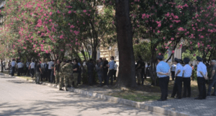 Law enforcers at the Parliament of Abkhazia. Screenshot of the photo published by "Aishara" on July 17, 2024 https://t.me/aiashara/6839