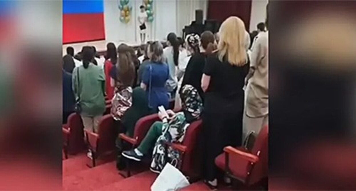 The participants in the event for school graduates in Nalchik. Screenshot of a video posted on the Mash Gor Telegram channel https://t.me/mash_gor/5775
