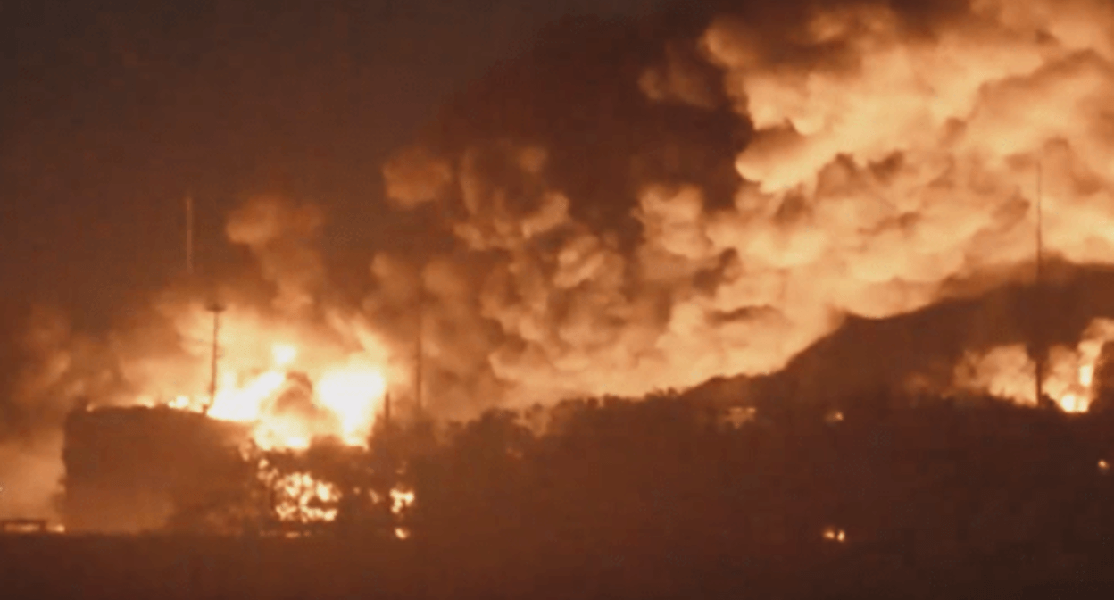 A fire burning at an oil depot in Proletarsk. Screenshot of a video https://www.rbc.ru/politics/22/08/2024/66c6eac49a7947abffc5660b