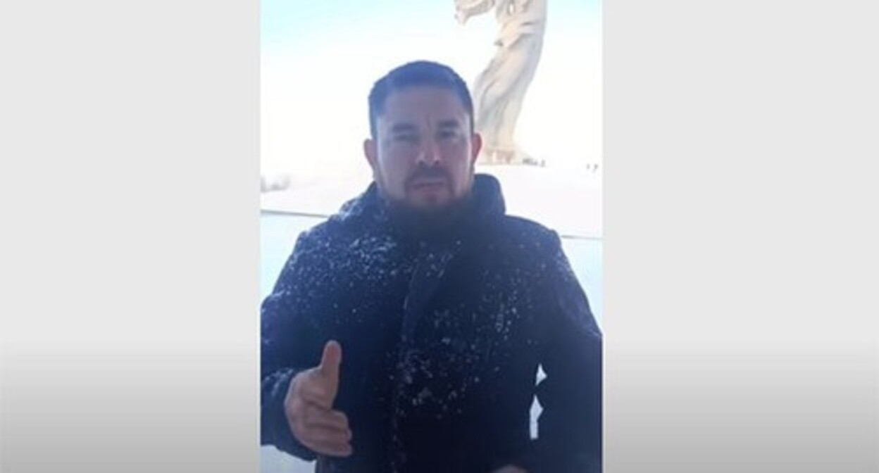 Screenshot of a video appeal recorded by Rasul Akhiyaretdinov, a blogger from Bashkortostan. Volgograd, February 6, 2024 https://www.youtube.com/watch?v=UuaDGGjaMeI