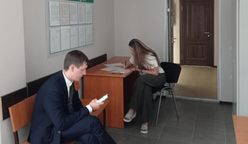 Natalia Fedorenko and her advocate before a court session. Photo by the "Caucasian Knot" correspondent, October 1, 2024 