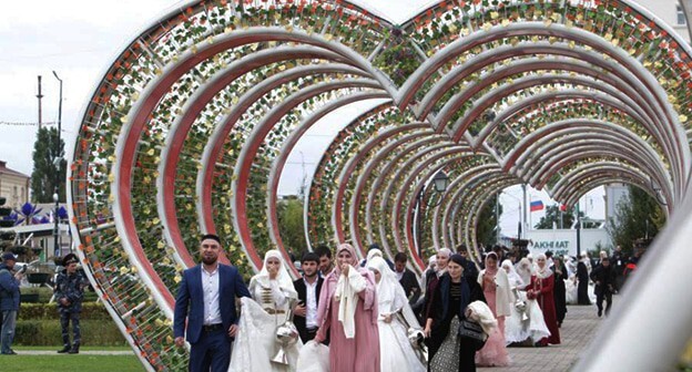 A wedding in Grozny. Photo: Grozny Inform https://www.grozny-inform.ru/news/society/100942/ A wedding in Grozny. Photo: Grozny Inform https://www.grozny-inform.ru/news/society/100942/