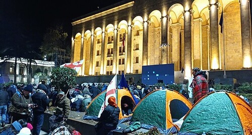 A protest action in front of the Georgian Parliament. November 2024. Photo by Inna Kukudjanova for the "Caucasian Knot"