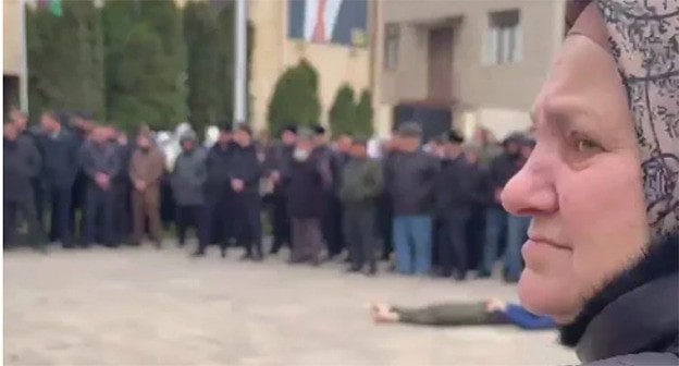 The rally held near the body of the teenager killed during an attack on a road-and-patrol police service (known as DPS) checkpoint. Screenshot of a video posted on the Telegram channel of Tumso Abdurakhmanov* (included into the register of foreign agents) on April 9, 2025 https://t.me/abusaddamshishani/6578 The rally held near the body of the teenager killed during an attack on a road-and-patrol police service (known as DPS) checkpoint. Screenshot of a video posted on the Telegram channel of Tumso Abdurakhmanov* (included into the register of foreign agents) on April 9, 2025 https://t.me/abusaddamshishani/6578