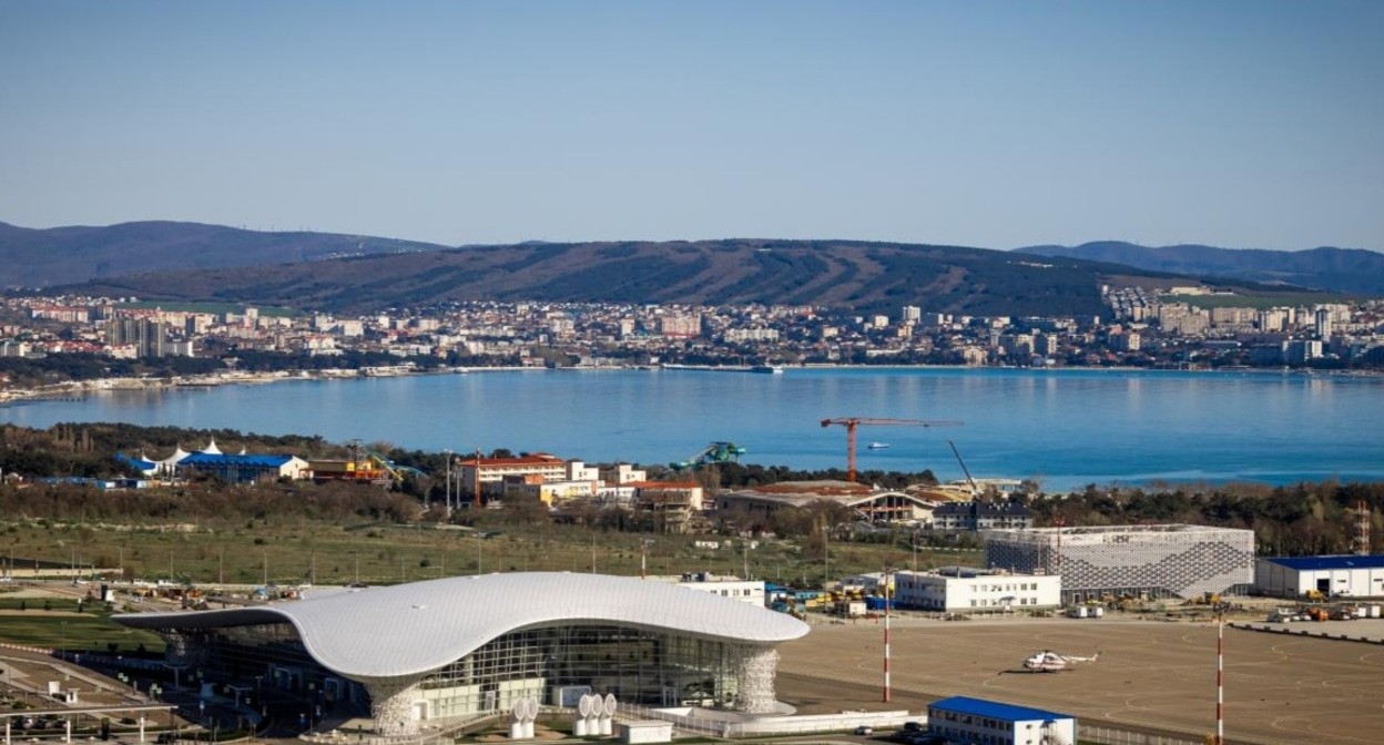 Gelendzhik Airport. Photo: airport press service https://gelaero.ru/news/aeroport-gelendzhik-ofitsialno-vozobnovil-rabotu-s-10-iyulya/ Gelendzhik Airport. Photo: airport press service https://gelaero.ru/news/aeroport-gelendzhik-ofitsialno-vozobnovil-rabotu-s-10-iyulya/