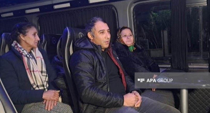 Azerbaijani displaced persons. December 17, 2025. Photo: APA https://ru.apa.az/sotsium/v-gorod-lacin-posyolki-gadrut-i-gyrmyzy-bazar-xodzavendskogo-raiona-a-takze-v-selo-xydyrly-agdamskogo-raiona-otpravleny-ocerednye-gruppy-pereselencev-630496 Azerbaijani displaced persons. December 17, 2025. Photo: APA https://ru.apa.az/sotsium/v-gorod-lacin-posyolki-gadrut-i-gyrmyzy-bazar-xodzavendskogo-raiona-a-takze-v-selo-xydyrly-agdamskogo-raiona-otpravleny-ocerednye-gruppy-pereselencev-630496