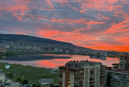 Makhachkala. Screenshot from Yandex.Maps https://yandex.ru/maps/org/mechet_imeni_ali_khadzhi_akushinskogo/231878760168/panorama/?ll=47.554475%2C42.958692&panorama%5Bdirection%5D=-137.400000%2C10.000000&panorama%5Bfull%5D=true&panorama%5Bpoint%5D=47.554787%2C42.958910&panorama%5Bspan%5D=0.000000%2C0.000000&z=15 Makhachkala. Screenshot from Yandex.Maps https://yandex.ru/maps/org/mechet_imeni_ali_khadzhi_akushinskogo/231878760168/panorama/?ll=47.554475%2C42.958692&panorama%5Bdirection%5D=-137.400000%2C10.000000&panorama%5Bfull%5D=true&panorama%5Bpoint%5D=47.554787%2C42.958910&panorama%5Bspan%5D=0.000000%2C0.000000&z=15