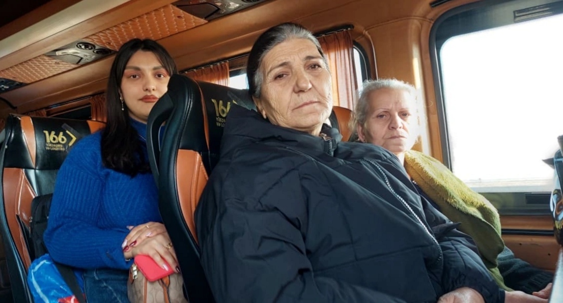 Azerbaijani IDPs. December 20, 2025. Photo: Report https://report.az/ru/vnutrennyaya-politika/v-poselok-kyarkidzhahan-goroda-hankendi-otpravilas-pervaya-gruppa-zhitelej Azerbaijani IDPs. December 20, 2025. Photo: Report https://report.az/ru/vnutrennyaya-politika/v-poselok-kyarkidzhahan-goroda-hankendi-otpravilas-pervaya-gruppa-zhitelej