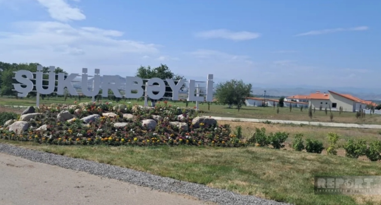 Entrance to the village of Shukyurbeyli (Shukyurbeyli). Photo: Report https://report.az/ru/vnutrennyaya-politika/ocherednaya-gruppa-pereselencev-otpravilas-v-selo-shukyurbejli-dzhebrailskogo-rajona Entrance to the village of Shukyurbeyli (Shukyurbeyli). Photo: Report https://report.az/ru/vnutrennyaya-politika/ocherednaya-gruppa-pereselencev-otpravilas-v-selo-shukyurbejli-dzhebrailskogo-rajona