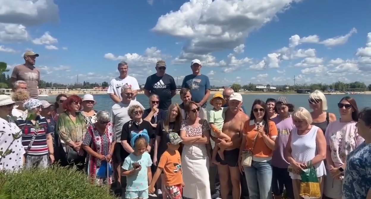 A still from a video message from Bataysk residents complaining about a polluted lake. Photo: Bloknot Rostov-on-Don / VKontakte A still from a video message from Bataysk residents complaining about a polluted lake. Photo: Bloknot Rostov-on-Don / VKontakte
