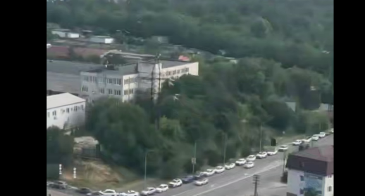 A gas station line in Novorossiysk. Still from a video by Krasnodar/Teletype from June 28, 2026, https://t.me/tipichkras/80492 A gas station line in Novorossiysk. Still from a video by Krasnodar/Teletype from June 28, 2026, https://t.me/tipichkras/80492