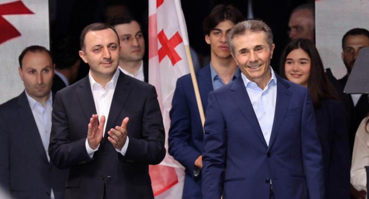 A frame of former Prime Minister Irakli Garibashvili with Bidzina Ivanishvili. Photo: Georgia 24 / Telegram channel A frame of former Prime Minister Irakli Garibashvili with Bidzina Ivanishvili. Photo: Georgia 24 / Telegram channel