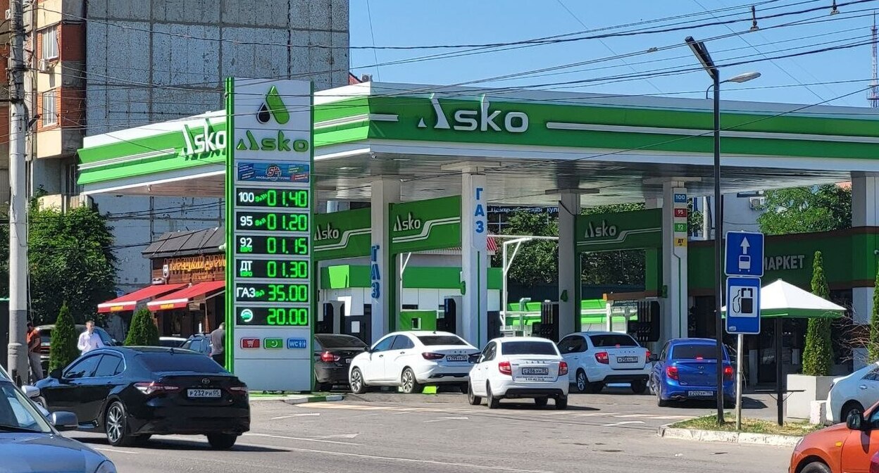 Gas station in Makhachkala. Photo by the correspondent of "Caucasian Knot". Gas station in Makhachkala. Photo by the correspondent of "Caucasian Knot".