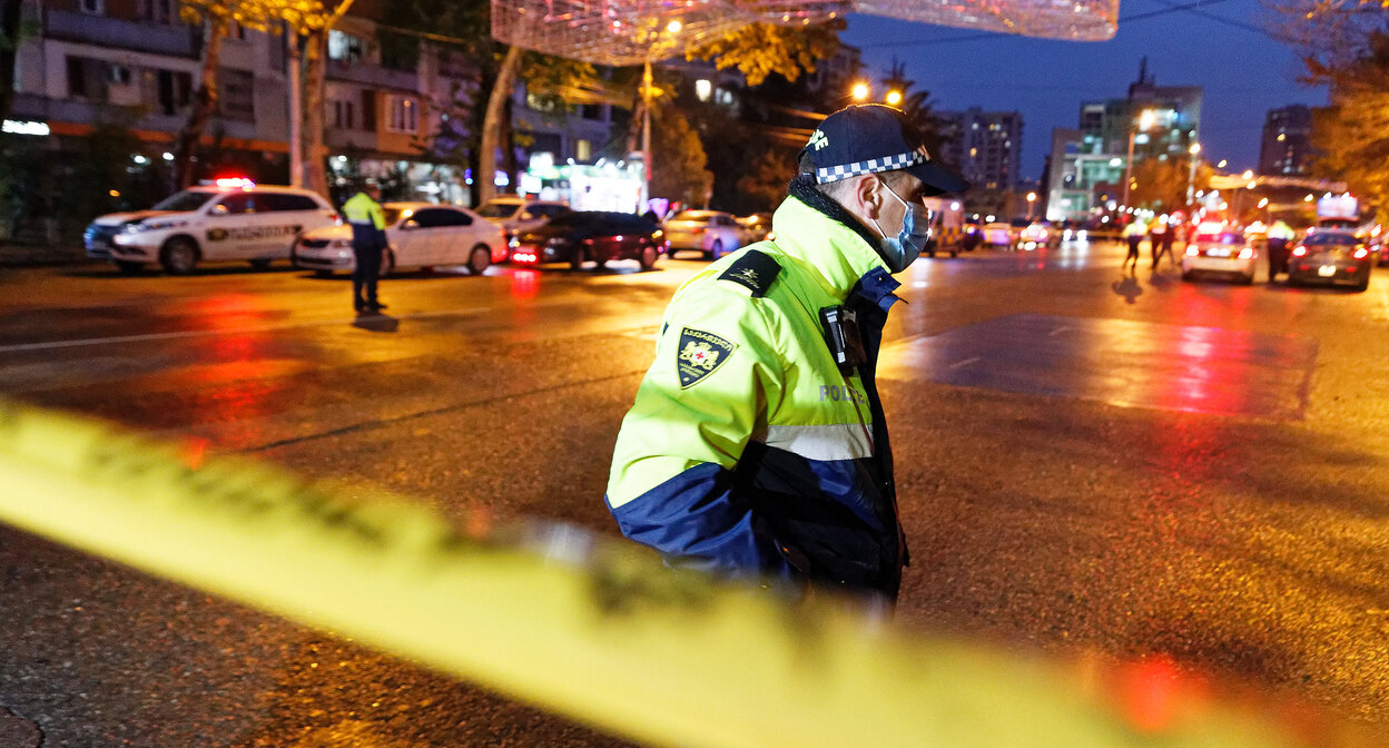 Police officers in Tbilisi. Photo: Nwsgeorgia/ https://www.newsgeorgia.ge/muljazh-bomby-i-strelba-prokuratura-raskryla-plan-po-napadeniju-na-shkolu-v-tbilisi/ Police officers in Tbilisi. Photo: Nwsgeorgia/ https://www.newsgeorgia.ge/muljazh-bomby-i-strelba-prokuratura-raskryla-plan-po-napadeniju-na-shkolu-v-tbilisi/